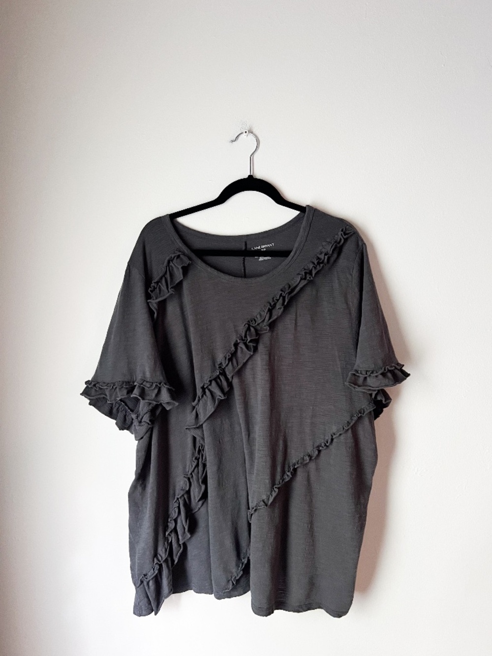 Lane Bryant 26/28 Charcoal Gray Ruffle Top 100% Cotton Flutter Sleeve Plus Chic